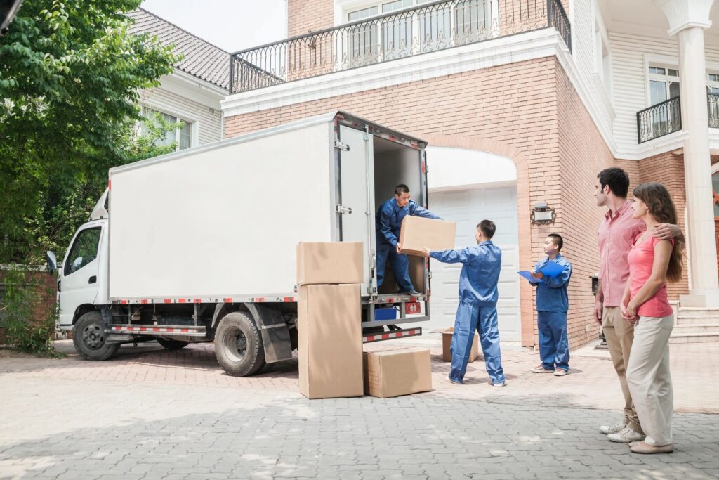 Removalist truck and professional movers